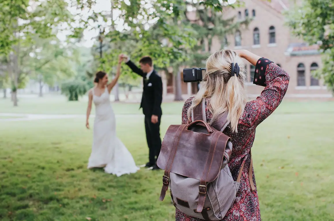 Comment choisir le meilleur photographe pour votre mariage : le guide complet © Photo Mariah Krafft via Unsplash